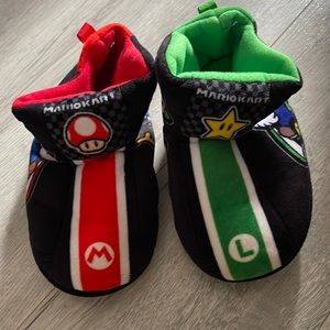 Super Mario Nintendo boys slippers size 11-12